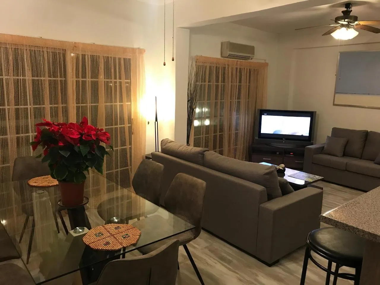 Panoramic Sea View Apartments  Ларнака